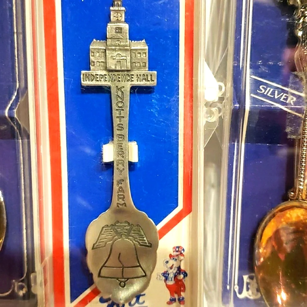 Vintage 80s 90s collectable spoons. Disneyland, Knott's Berry Farm, DC.